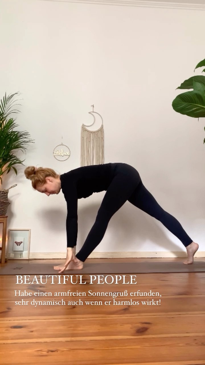 Überlege den Krieger III und den standing split noch zu vereinfachen? Hast Du Vorschläge was sonst gut passen würde?
Für alle die mit Arm, Ellebogen oder Handgelenkssxhmerzen struggeln
Enjoy
Love Liva
#ganzheitlich #wellbeing #holistisch #holisticwellbeing #selfcare #selfcaretips #yogainspiration #yoga #sonnengruß #selbstheilung #selbstheilungskräfte #gesundheit #körperpflege #bodycare #morgenroutine